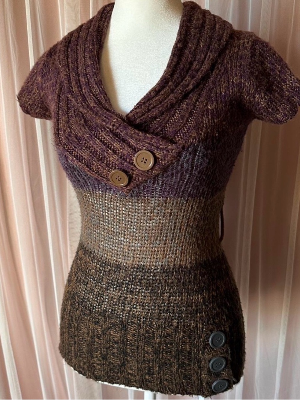 Women's Brown & Plum Ribbed Button-Accent Sweater